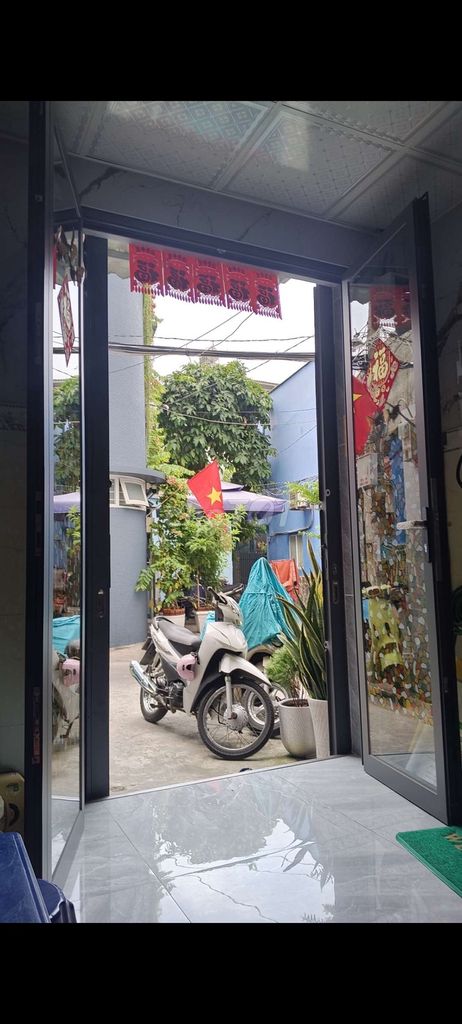 Room only for a female student.