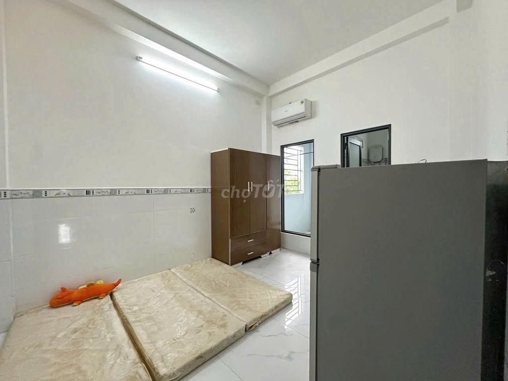 checked into a room at Huỳnh Tấn Phát with all its furniture