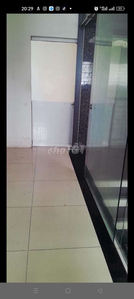 We'll rent a super-sized 50-M2 Hoàng Quốc Việt with elevators.