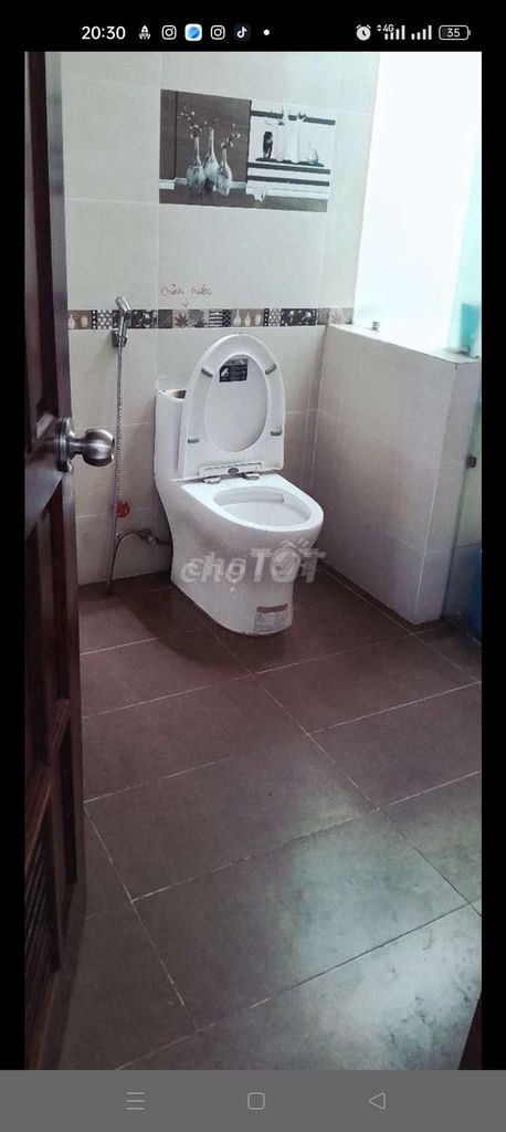 We'll rent a super-sized 50-M2 Hoàng Quốc Việt with elevators.