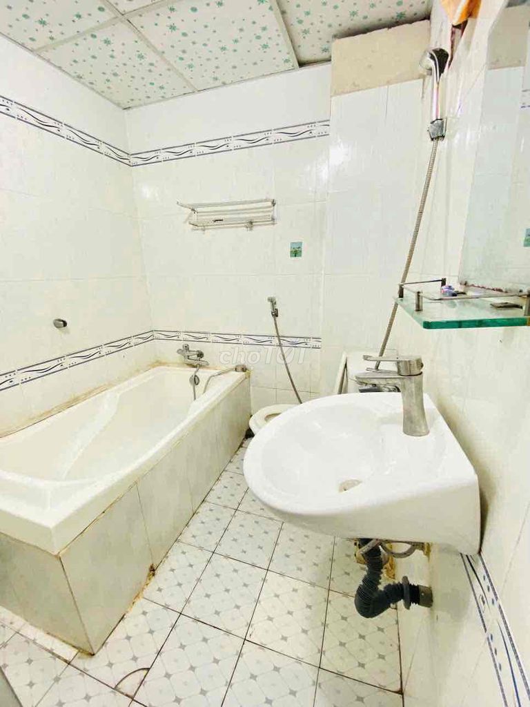 House 1 MM - 2 floors - 3 bedroom - 3 toilets. 385 Lê Văn Việt Road