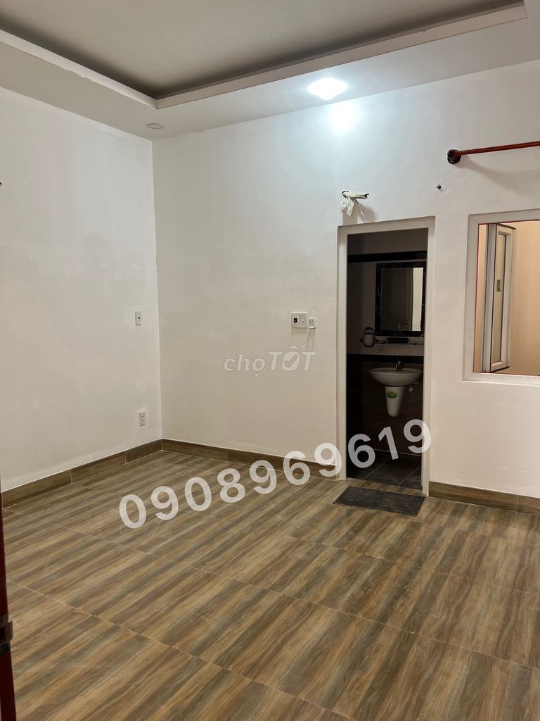 Let's rent out the original house.