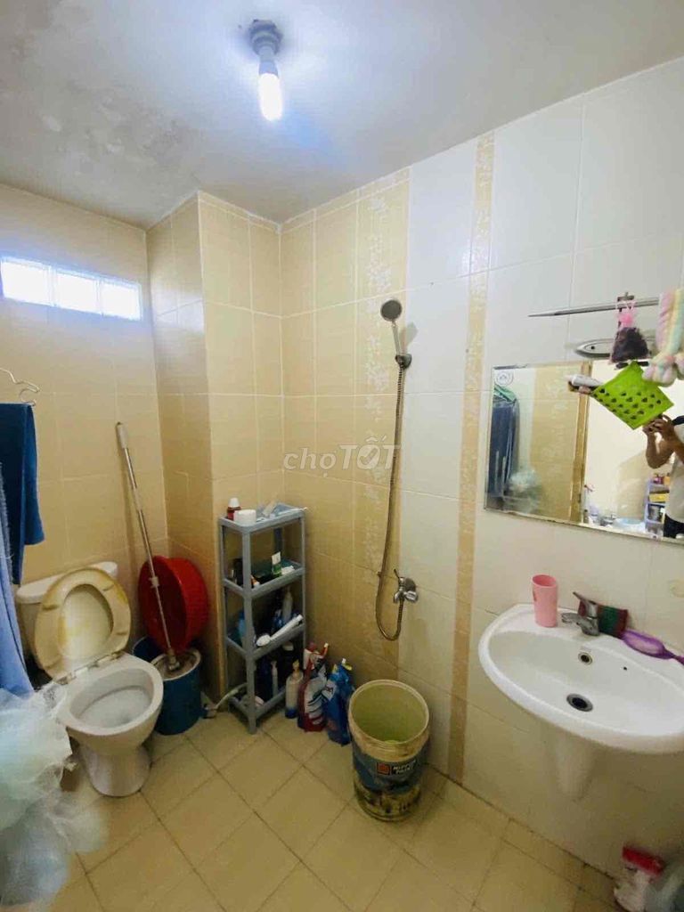 District 10 is suitable for renting in, office, apartment of negotiation.