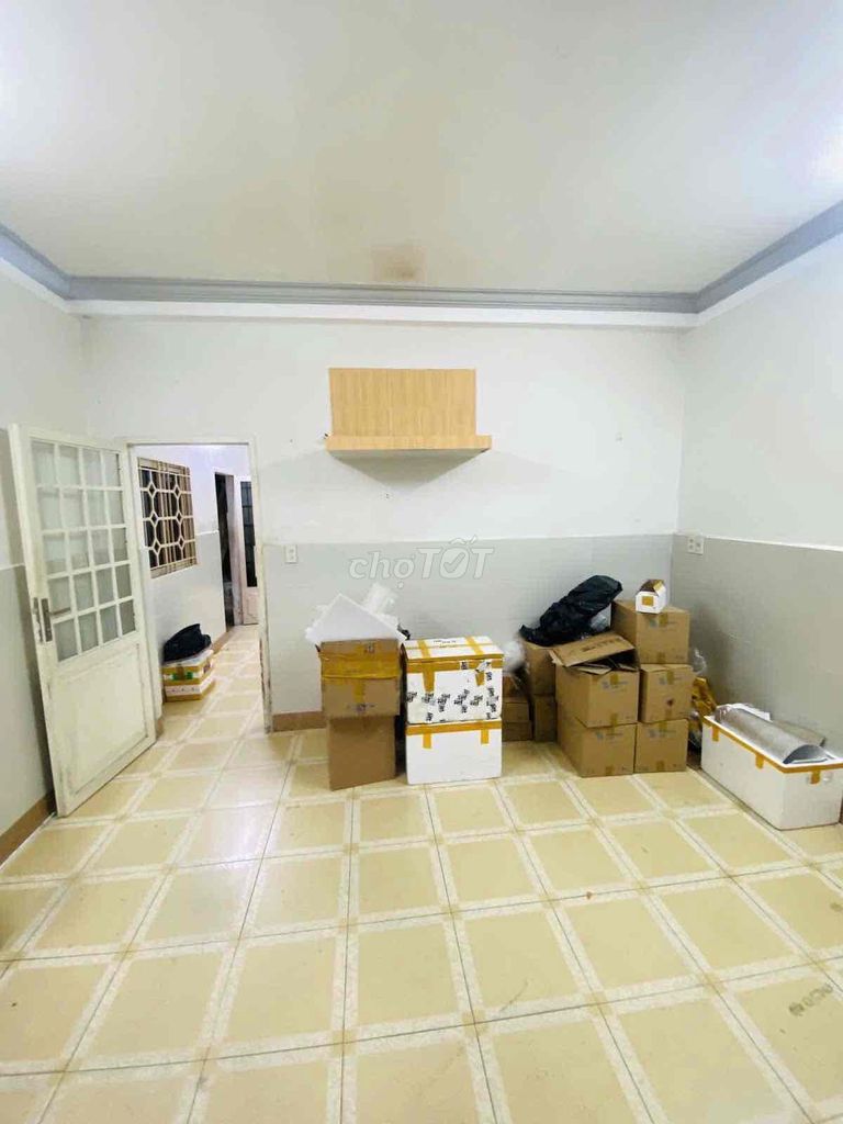 District 10 is suitable for renting in, office, apartment of negotiation.