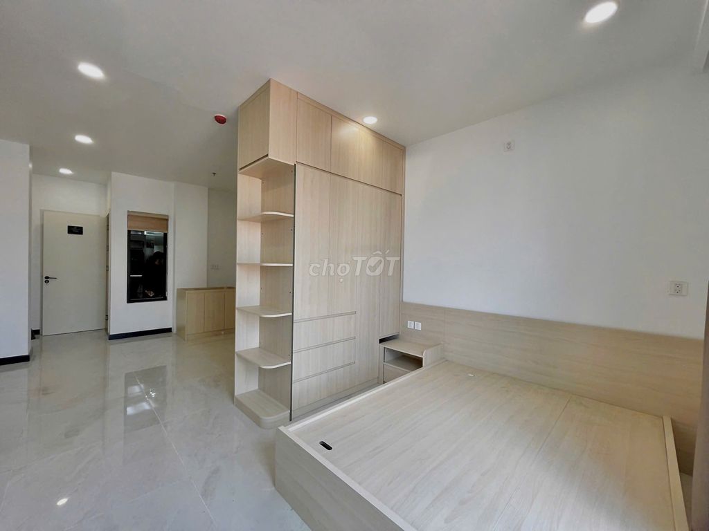 Tell Zhang to a Nguyễn Thái Sơn End Cleaner Room