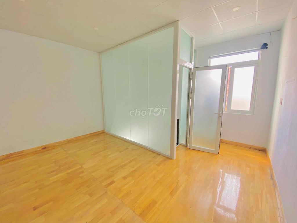 Rent the whole 5 x20 M front line P.Tân Hưng District 7