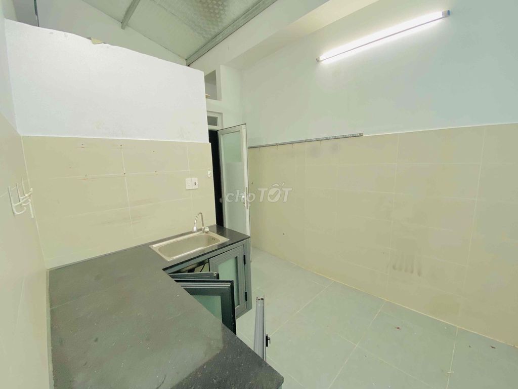 Rent the whole 5 x20 M front line P.Tân Hưng District 7