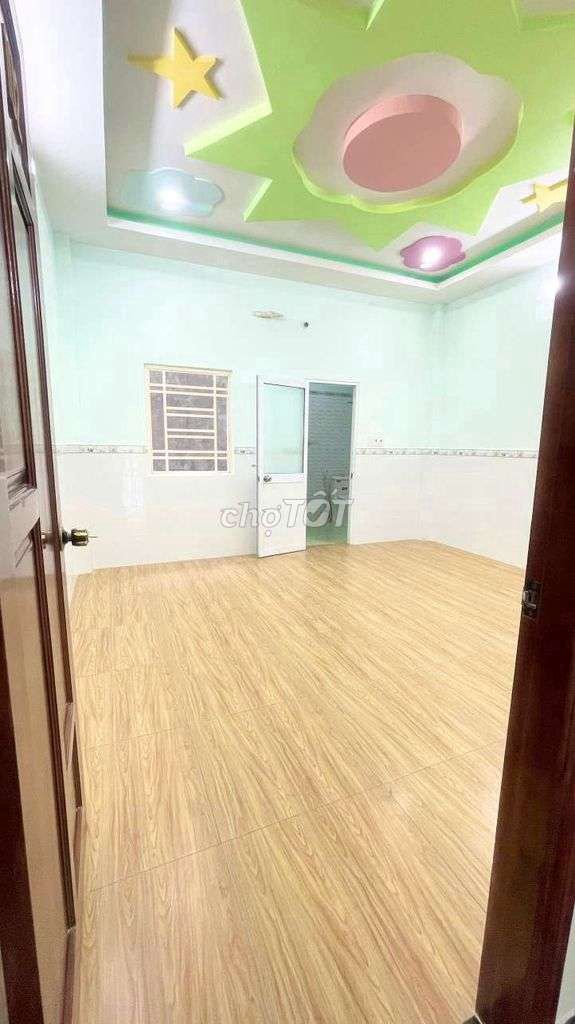 6 rooms 4.5 X 17 M alley 8 Reciprocal New M
