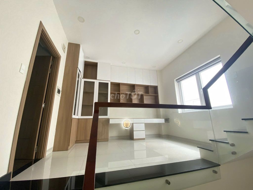 flat Mega Village filled out - 3 floors - full interior - bv security
