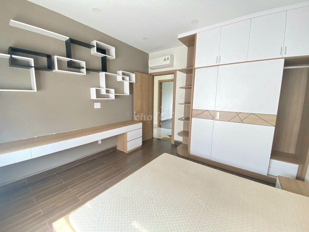 flat Mega Village filled out - 3 floors - full interior - bv security
