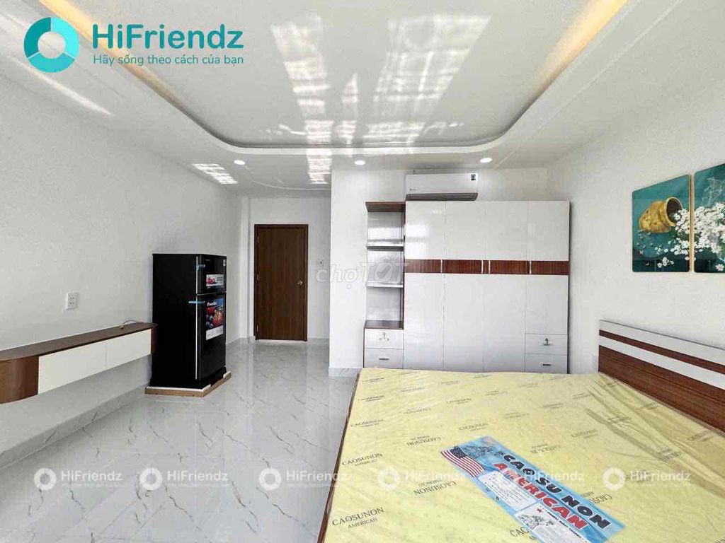 The service apartment is located in the security - quiet, Full of his own bandol interior
