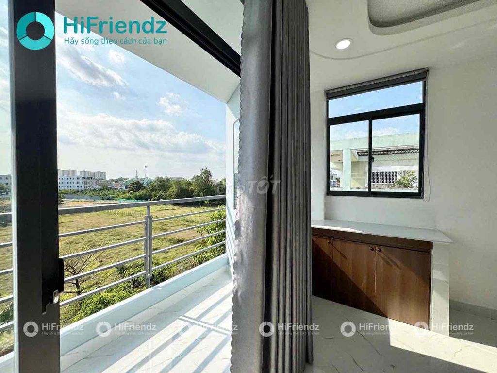 The service apartment is located in the security - quiet, Full of his own bandol interior