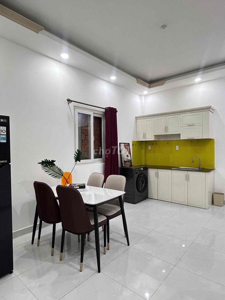 Rent the kitchen room. A full bedroom, private washing machine in Lê Văn Sỹ.