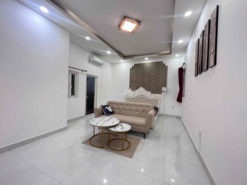 Rent the kitchen room. A full bedroom, private washing machine in Lê Văn Sỹ.