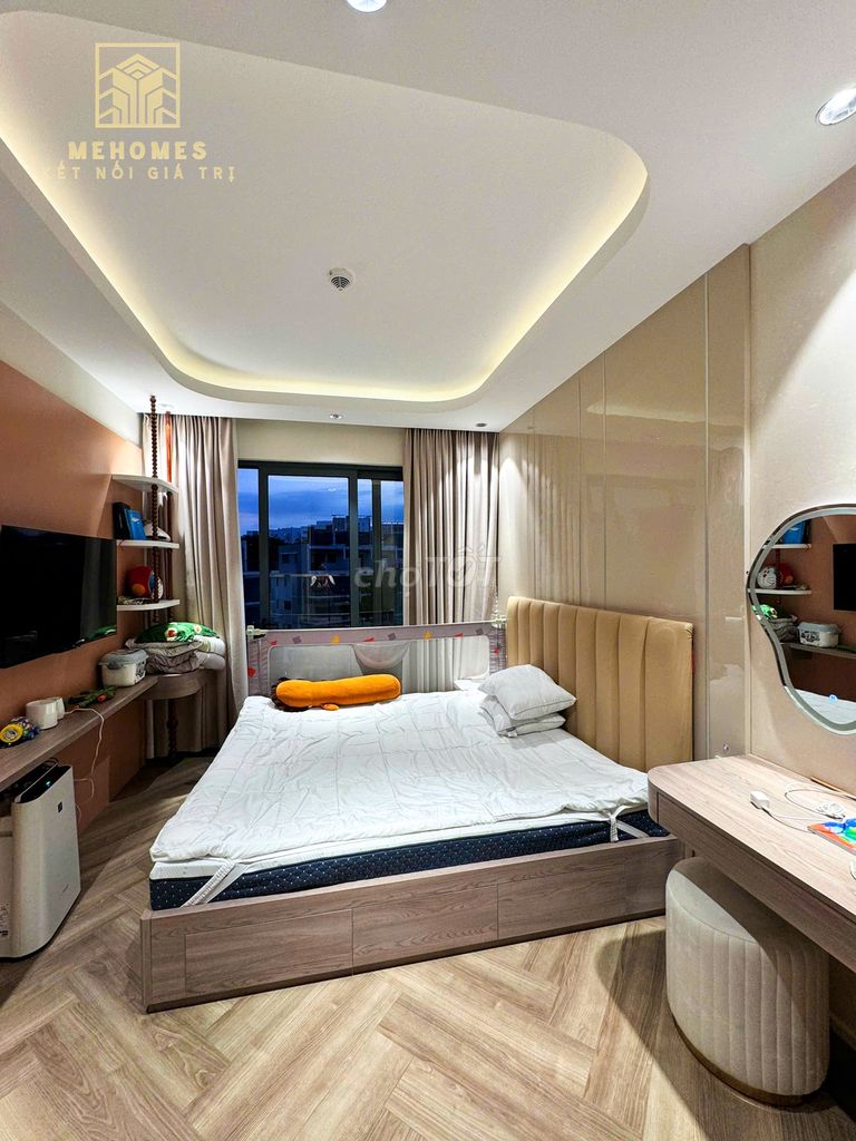 At once, the interior view is nice.