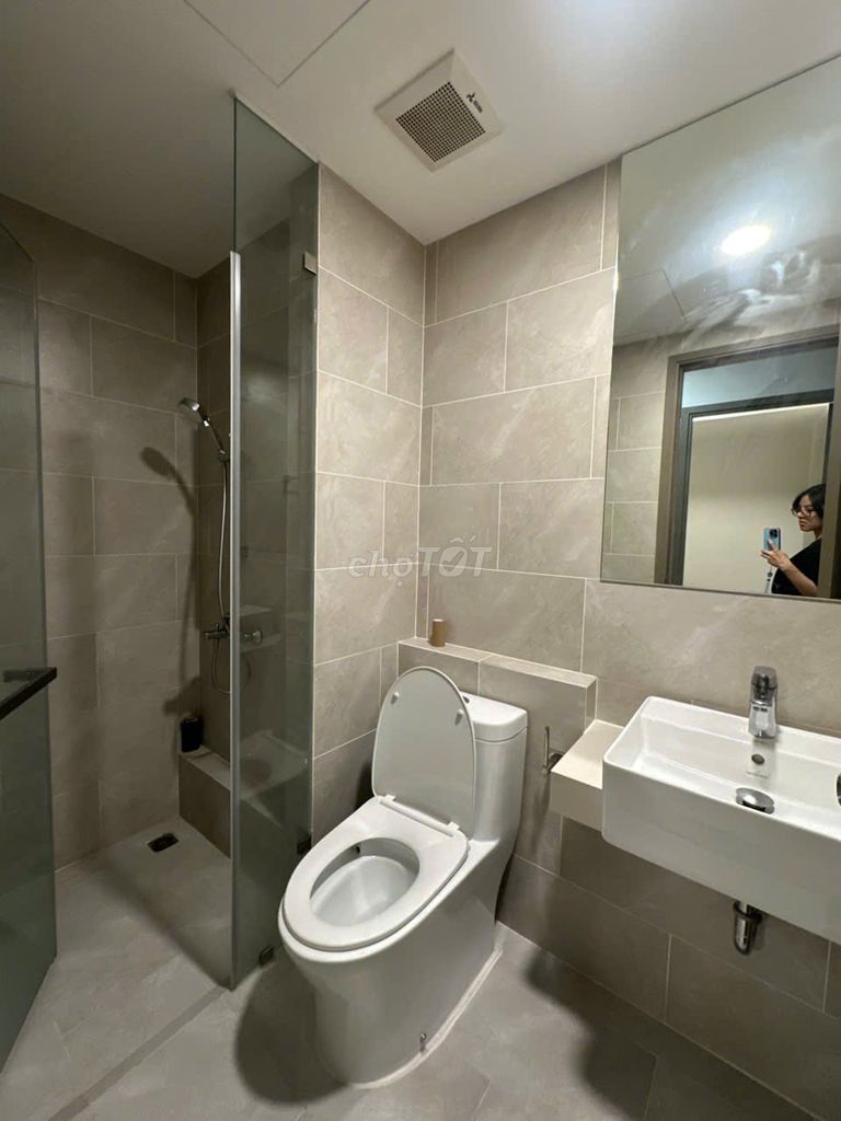 Renting two bedrooms 2 toilets - only 6 million and 5 Westgate apartments.