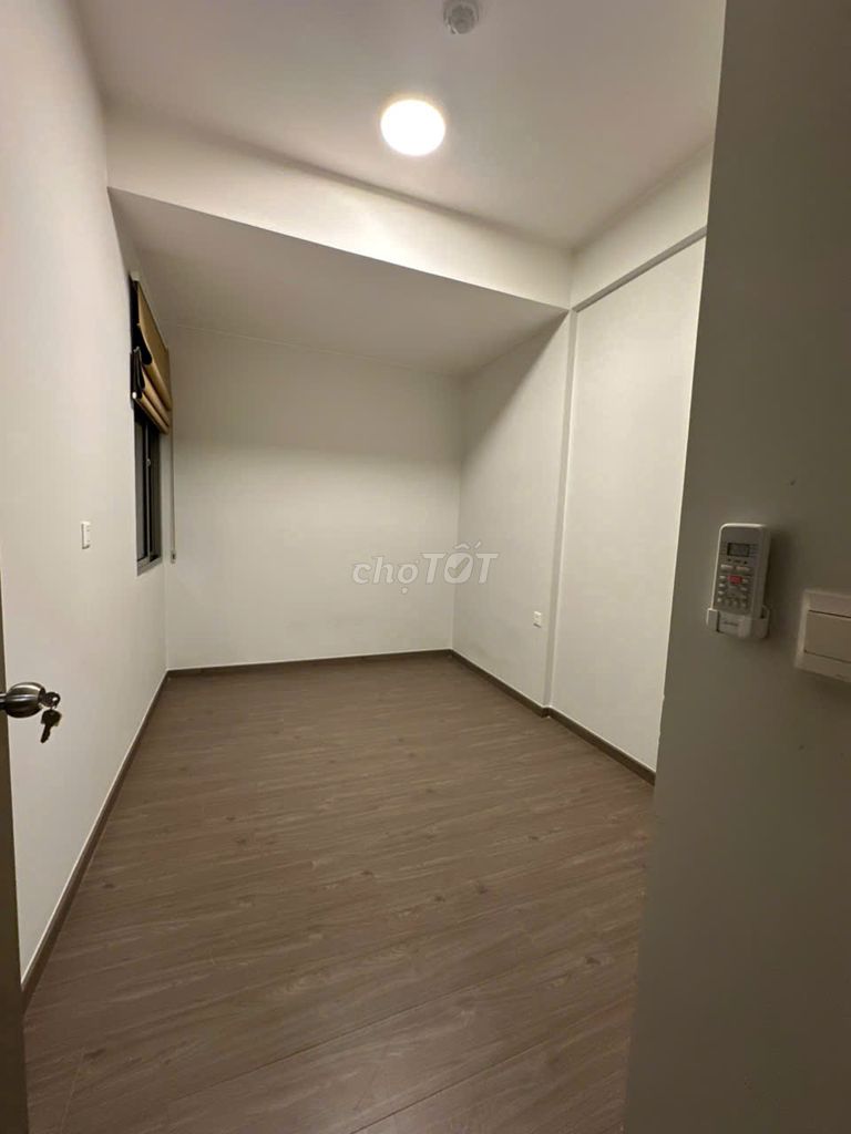 Renting two bedrooms 2 toilets - only 6 million and 5 Westgate apartments.