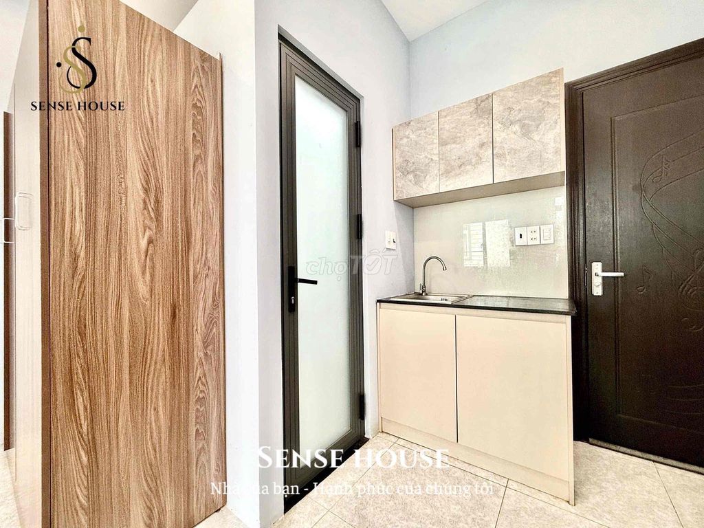 Studio Public Services Full internal elevator Trần Tấn, Europe