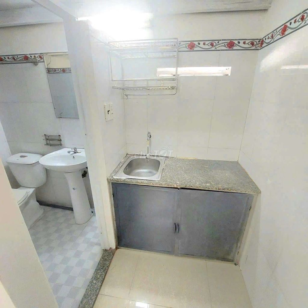 Cheap motel near University ufme, tdtu, lotte mart District 7