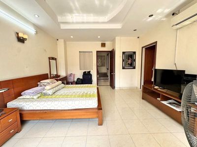 To rent a Bình Lợi street house, 110,000 floors, area: 6 x21 meters. The alley.