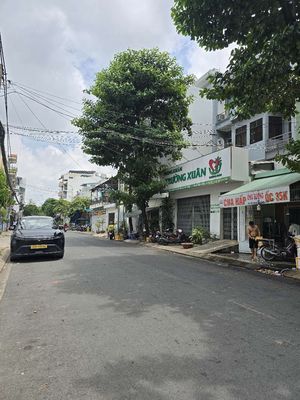 Lương Trúc Đàm Front, 20 meters long 4 floors