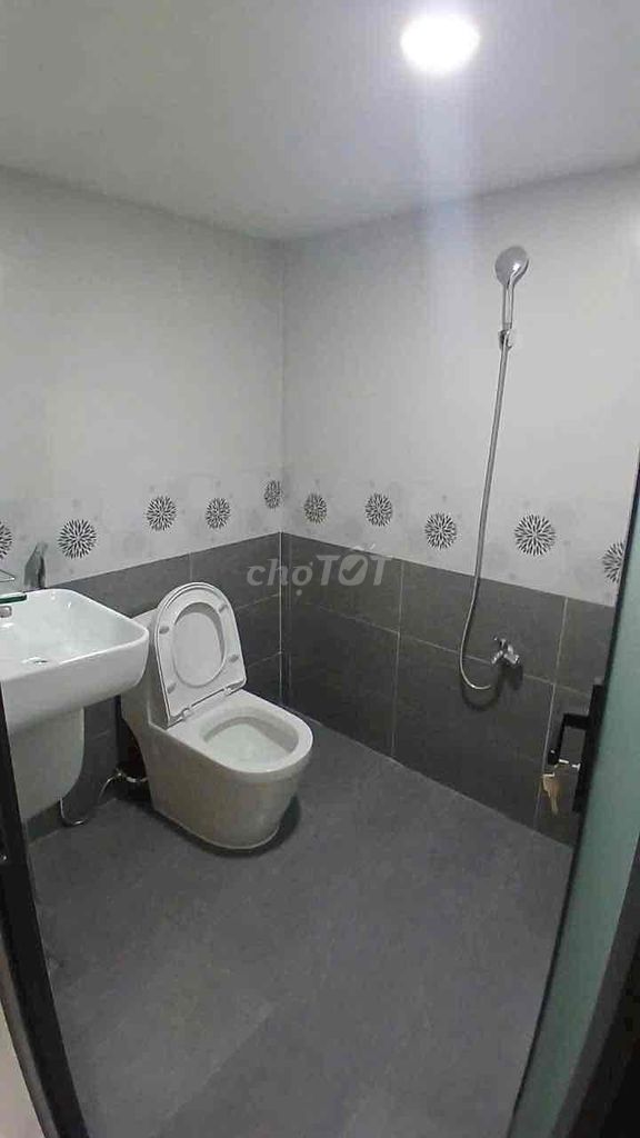 Rent a new house called Le Chiffre Tân Thới Hiệp District 12th floor 1 3 meters 3 bedroom 11 million alleys