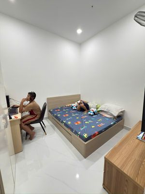 Ctl versus Stown for a good rent: Two bedrooms cost 8 million 3 bedrooms cost 10 million.
