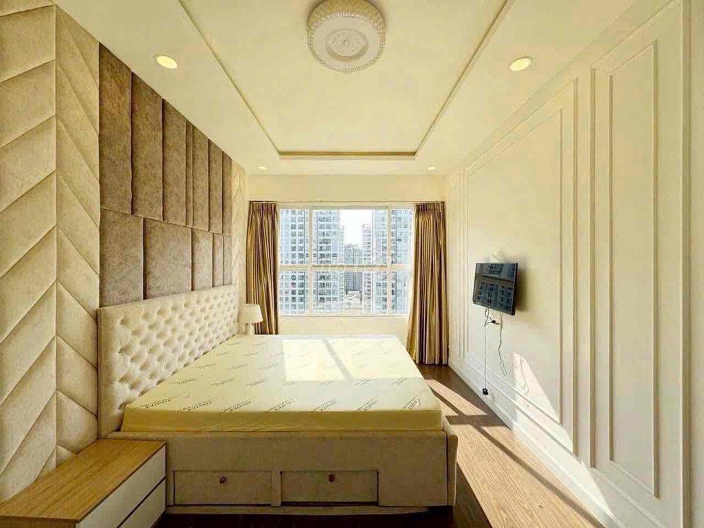 Rent Sunrise Riverside 3 bedrooms at 20 million a month full of furniture in front of nagy.