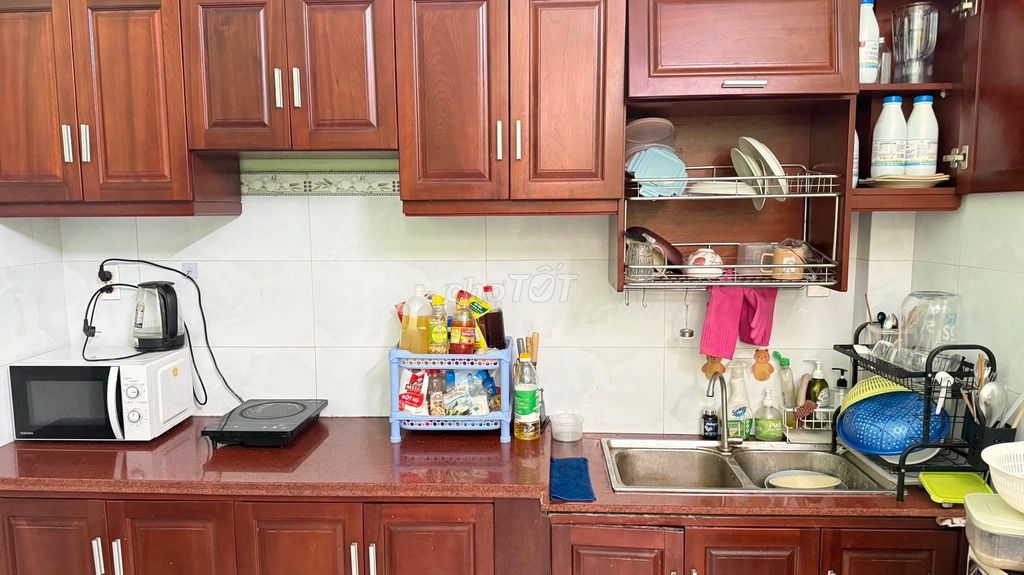 Share bed room--full furniture--there shared kitchen
