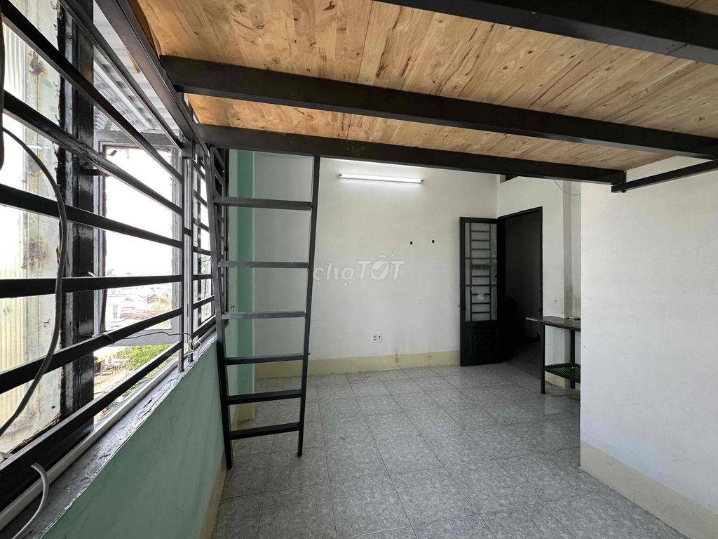 large window room - Bà Điểm