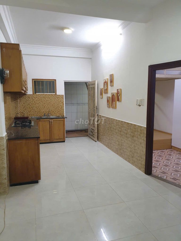 Rent room 40 meters - kitchen - separate sleep - view park
