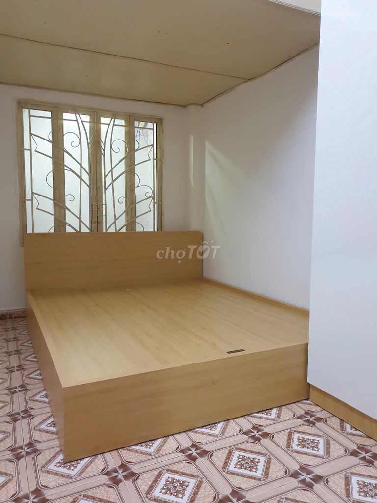 Rent room 40 meters - kitchen - separate sleep - view park