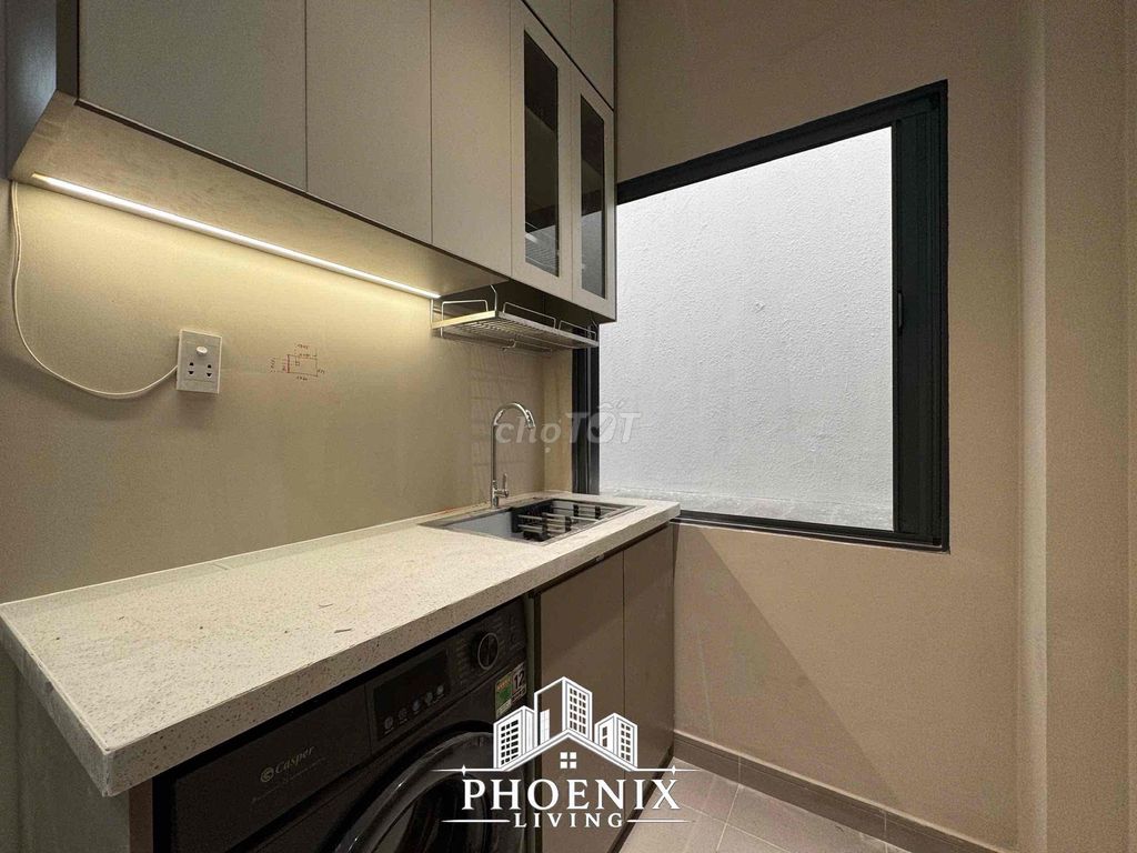 Hot new high-end apartment 100 percent favours 300 grand a month.