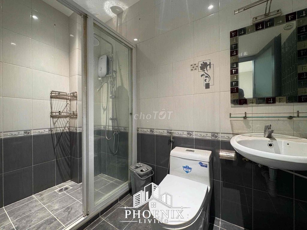 Hot new high-end apartment 100 percent favours 300 grand a month.