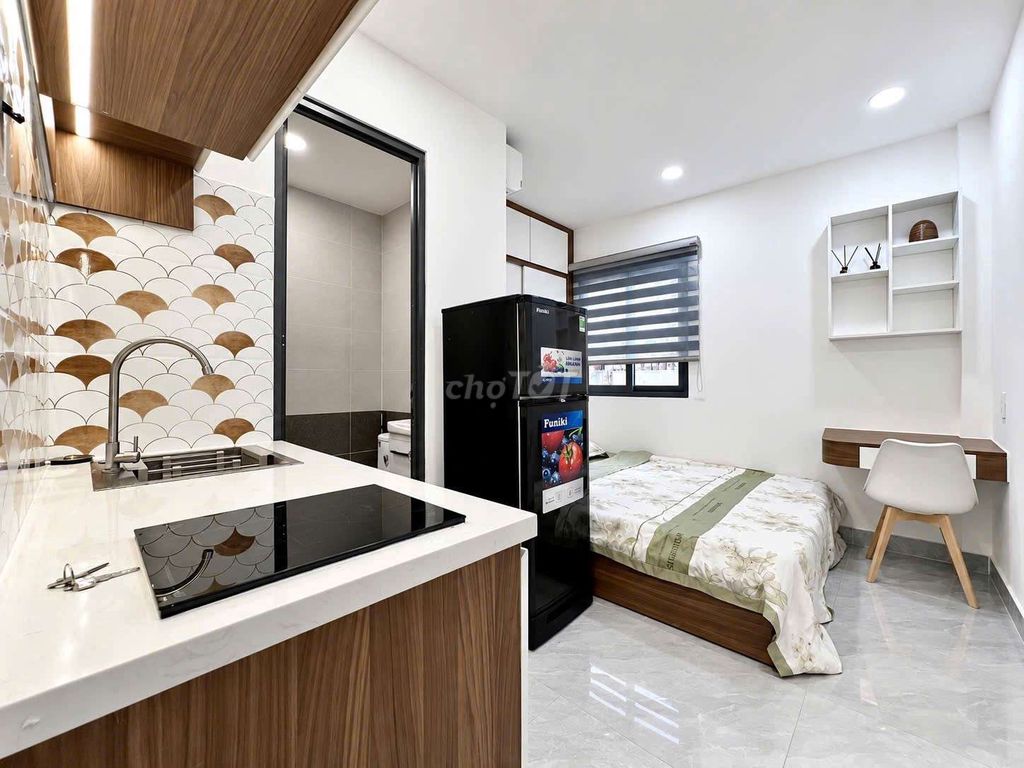 Full Seven Service House, District 10 Vĩnh Viễn Road.