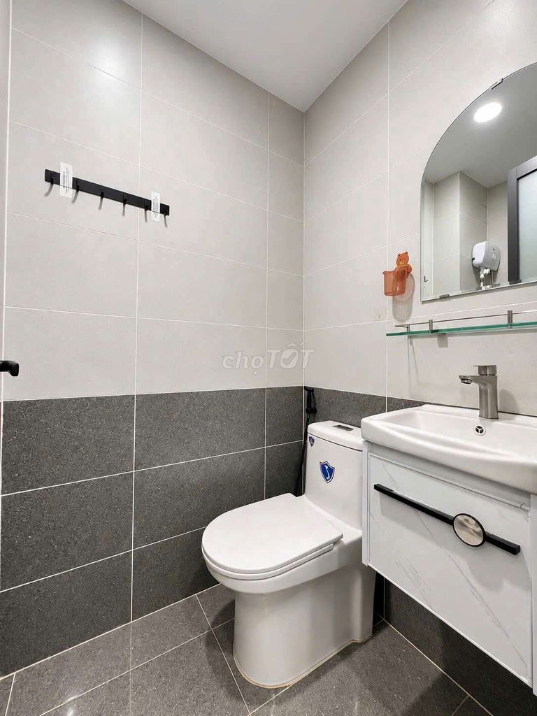 Full Seven Service House, District 10 Vĩnh Viễn Road.