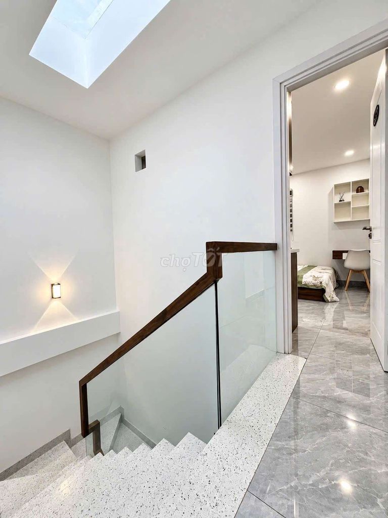 Full Seven Service House, District 10 Vĩnh Viễn Road.