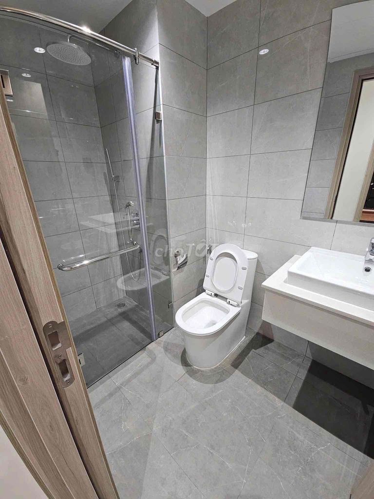 Rent the DAqua apartment 2 bedroom 2 toilets, 68 meters 2 with interior. It costs 13 million a month.