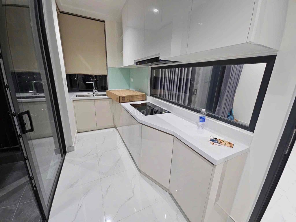 Rent the DAqua apartment 2 bedroom 2 toilets, 68 meters 2 with interior. It costs 13 million a month.