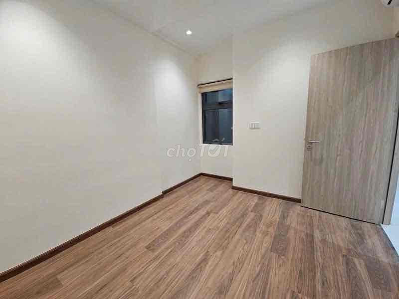 Rent the DAqua apartment 2 bedroom 2 toilets, 68 meters 2 with interior. It costs 13 million a month.