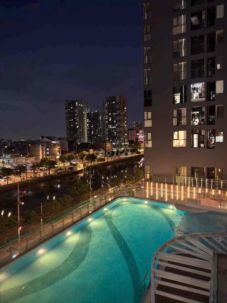 Rent the DAqua apartment 2 bedroom 2 toilets, 68 meters 2 with interior. It costs 13 million a month.