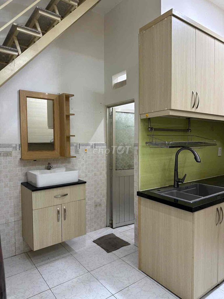 Rent an alley house 1325/ Phan Văn Trị.