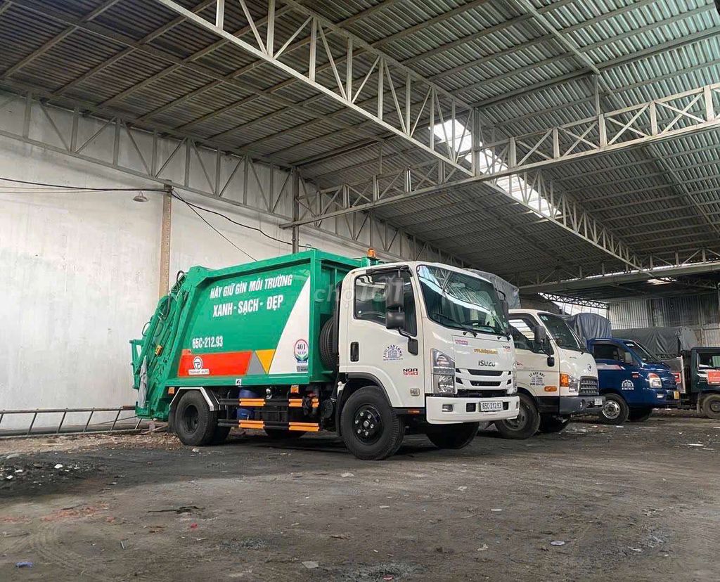8 to 1 .000 meters of road warehouse