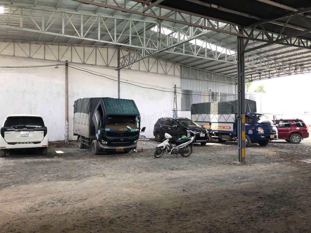 8 to 1 .000 meters of road warehouse