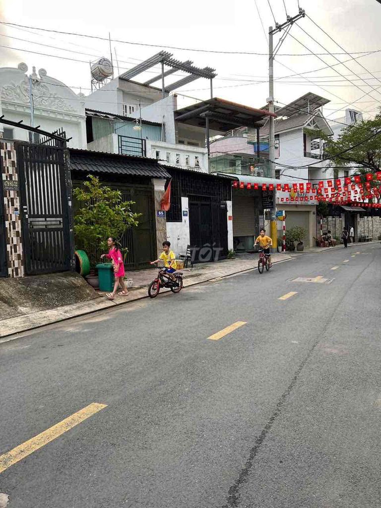 Rent the Tân Thới Hiệp 14 front house. 12th District 1 .2-foot bedroom 11 million refrigerators.