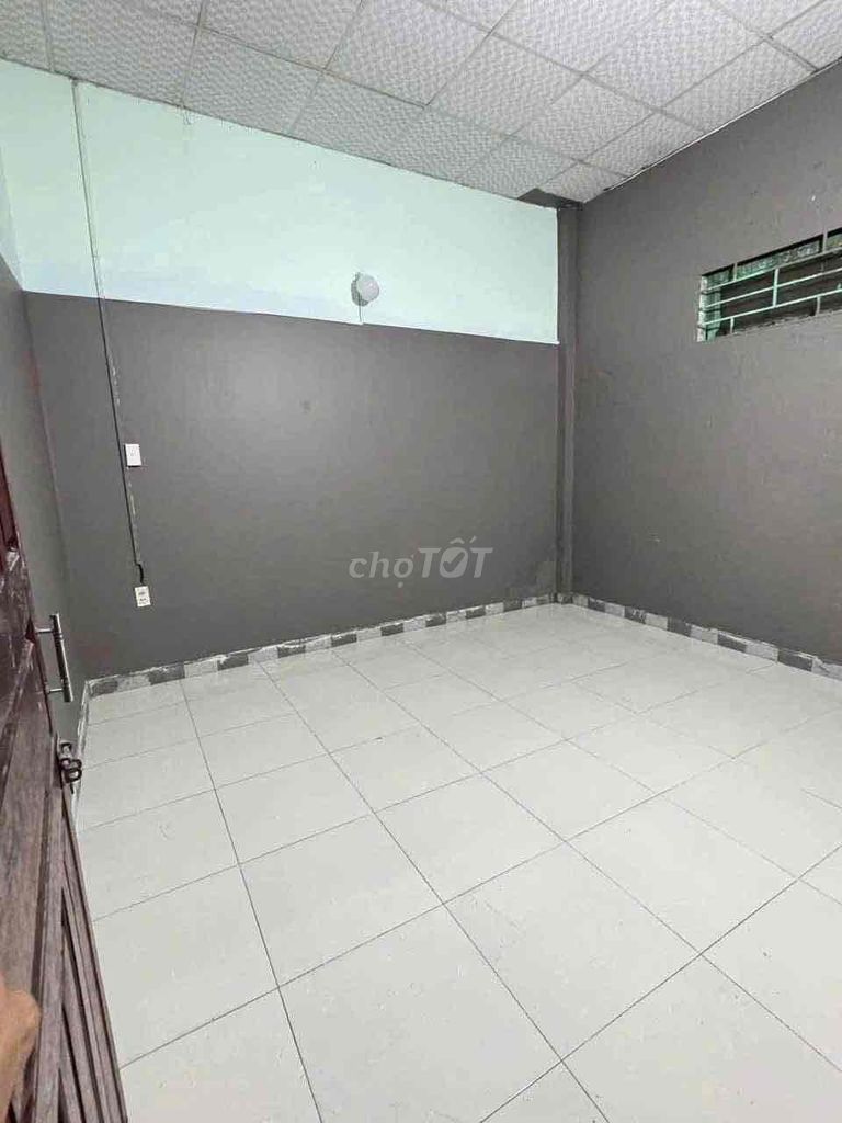 the entire area house: 7 X 15 is 105 M - 3 bedroom - car fork