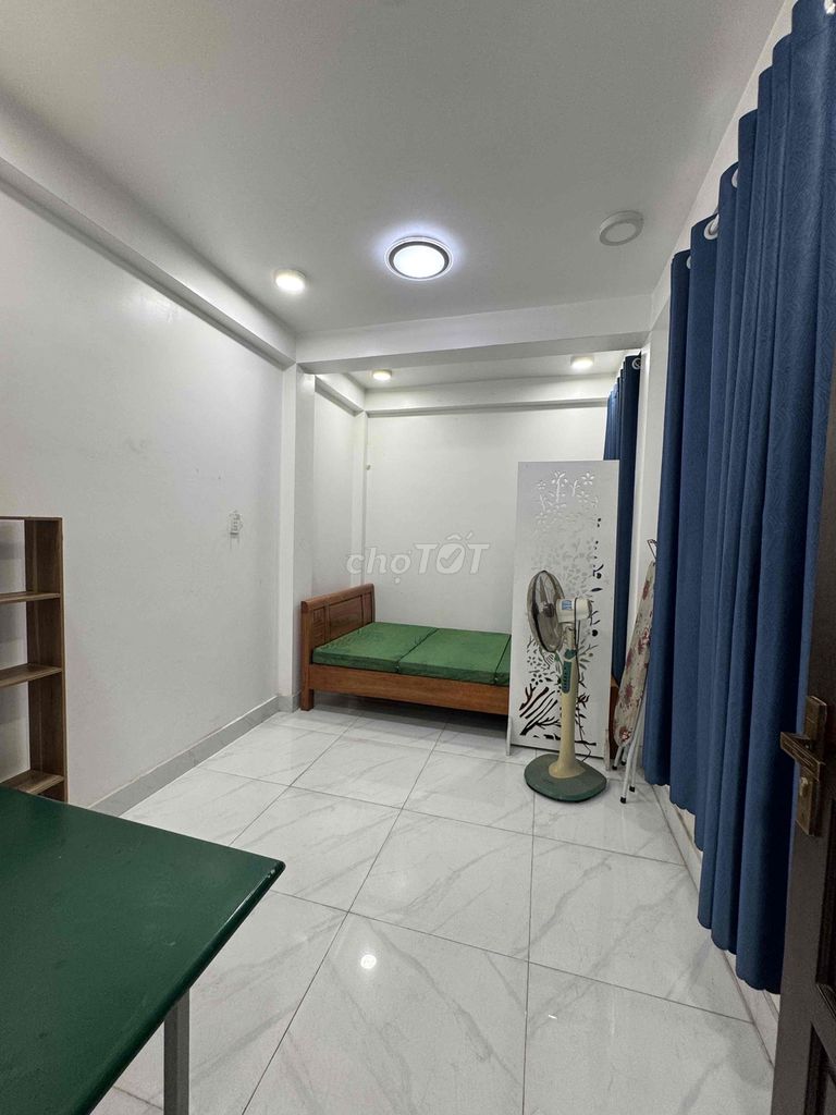 Rents for Bùi Quang Là, Reddit 12, Gò Vấp, 6 bedrooms, 6 beds.