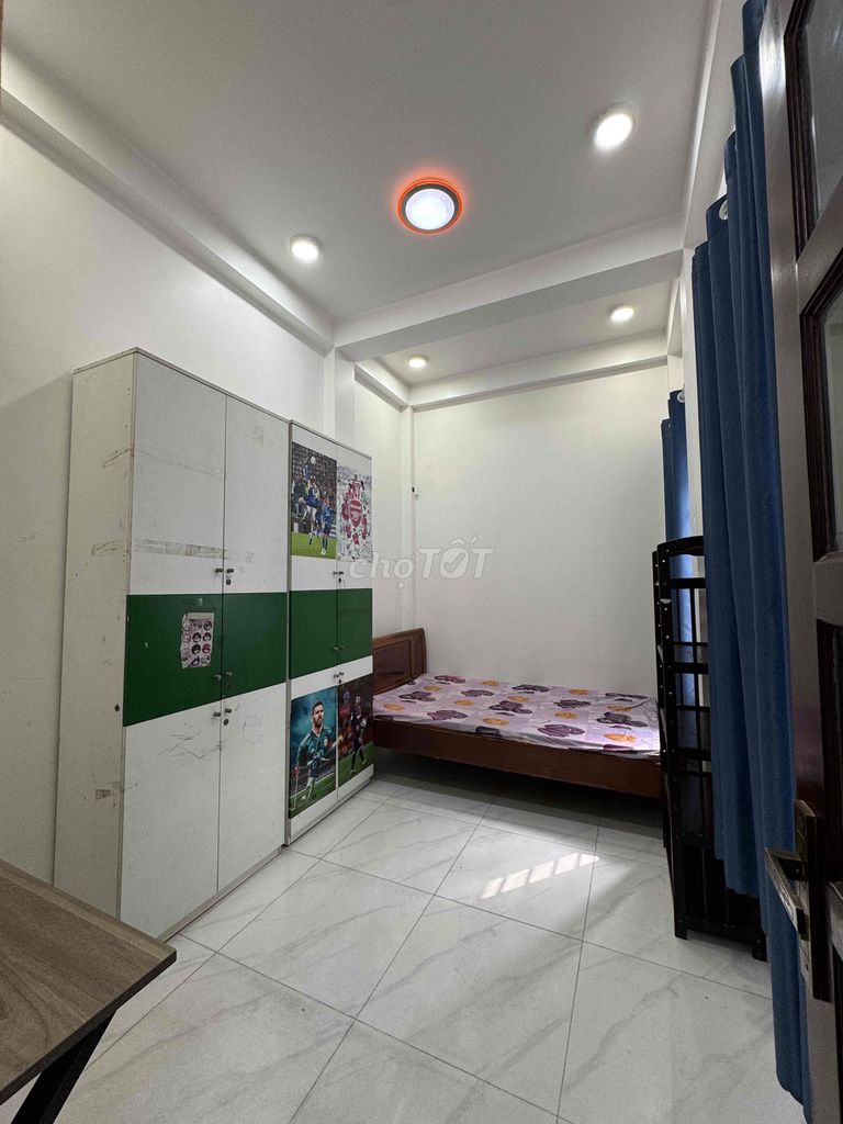 Rents for Bùi Quang Là, Reddit 12, Gò Vấp, 6 bedrooms, 6 beds.