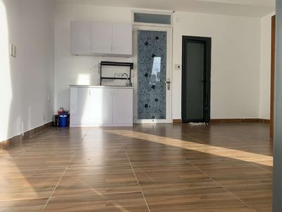 Rent room to the university of Ueh Economics- University of Charitable Arts.