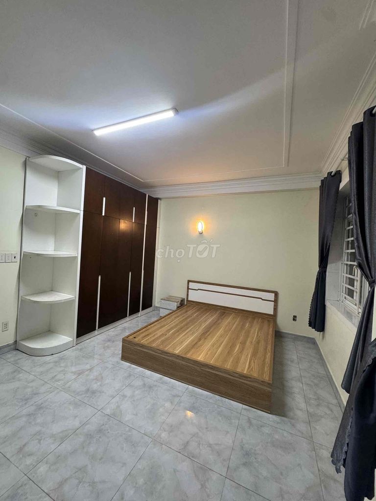 Rent room-- clean, secure.